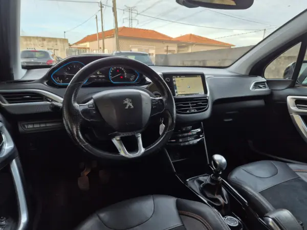 Peugeot 2008 1.6 BlueHDi Crossway 16
