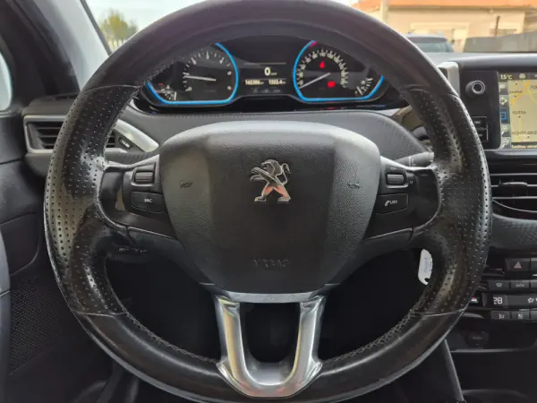 Peugeot 2008 1.6 BlueHDi Crossway 19
