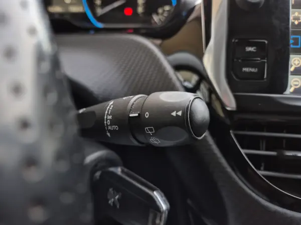 Peugeot 2008 1.6 BlueHDi Crossway 23