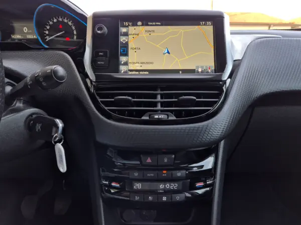 Peugeot 2008 1.6 BlueHDi Crossway 24