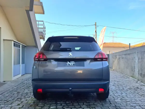 Peugeot 2008 1.5 BlueHDi Signature 3