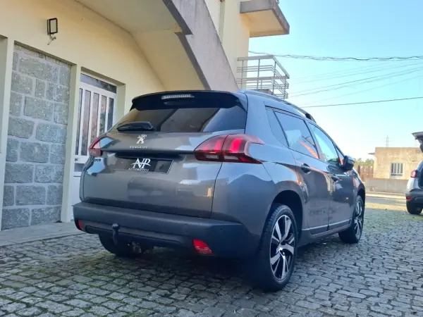 Peugeot 2008 1.5 BlueHDi Signature 4