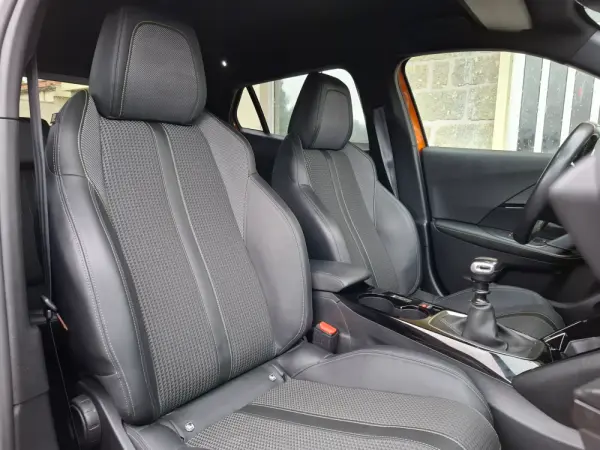Peugeot 2008 1.2 PureTech GT Line 12