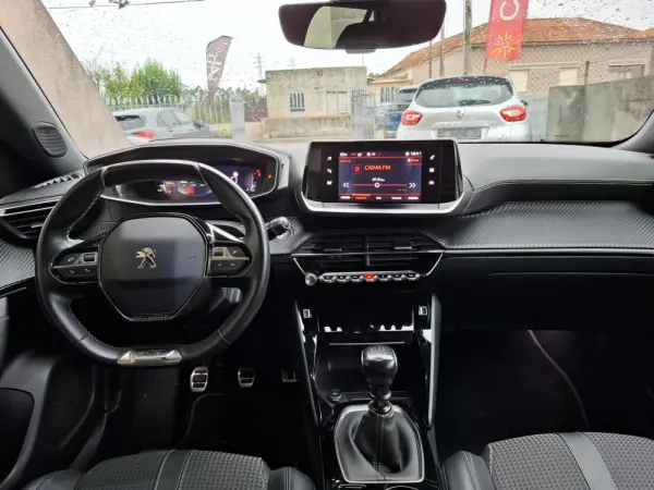 Peugeot 2008 1.2 PureTech GT Line 17