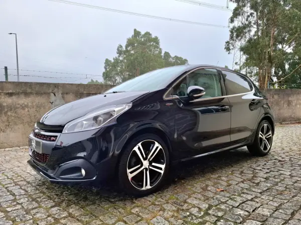 Peugeot 208 1.2 PureTech GT Line 1