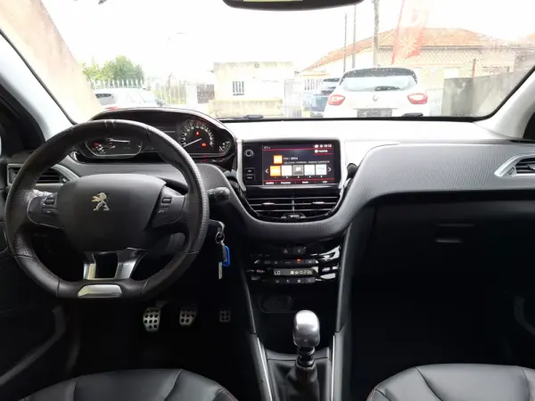 Peugeot 208 1.2 PureTech GT Line 17