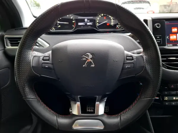 Peugeot 208 1.2 PureTech GT Line 19