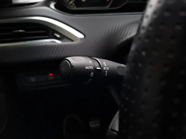 Peugeot 208 1.2 PureTech GT Line 21