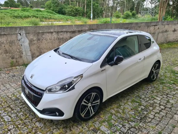 Peugeot 208 1.2 PureTech GT Line 2