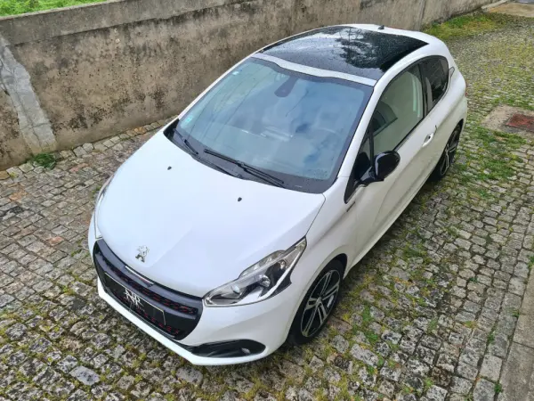 Peugeot 208 1.2 PureTech GT Line 3