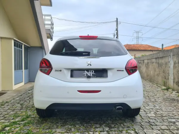 Peugeot 208 1.2 PureTech GT Line 5