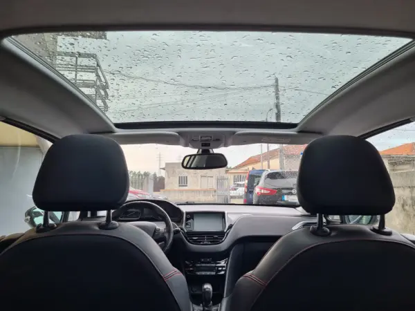 Peugeot 208 1.2 PureTech GT Line 9