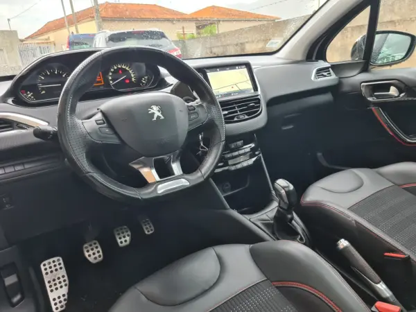 Peugeot 208 1.2 PureTech GT Line 15