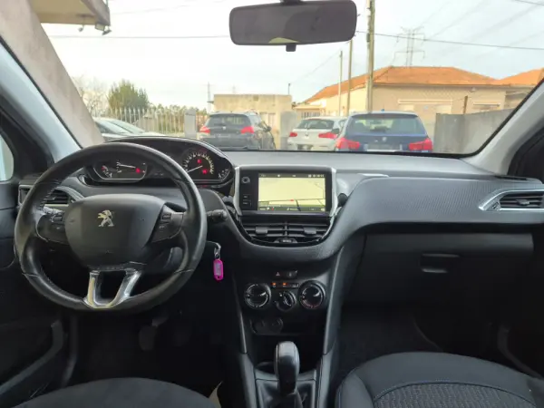 Peugeot 208 1.6 BlueHDi Style 15