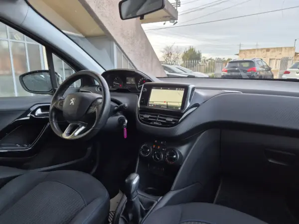Peugeot 208 1.6 BlueHDi Style 16