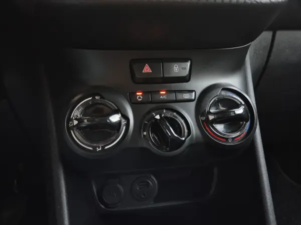 Peugeot 208 1.6 BlueHDi Style 24