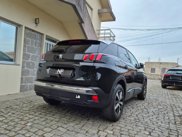 Peugeot 3008 1.5 BlueHDi Allure EAT8 4