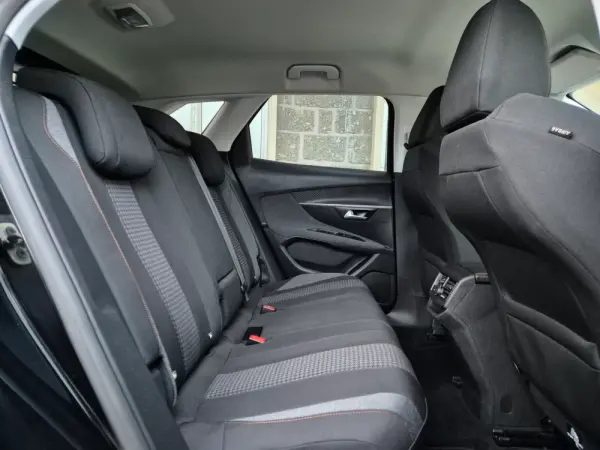Peugeot 3008 1.5 BlueHDi Allure EAT8 8