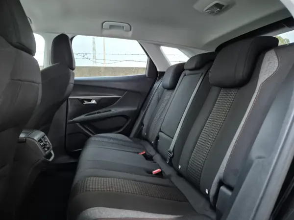 Peugeot 3008 1.5 BlueHDi Allure EAT8 12