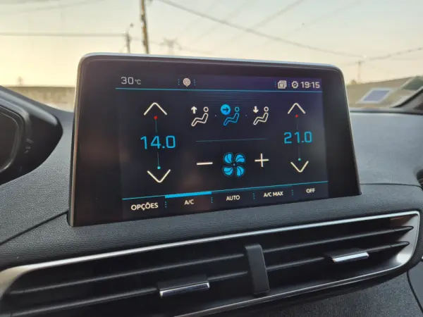 Peugeot 3008 1.6 BlueHDi GT Line 32