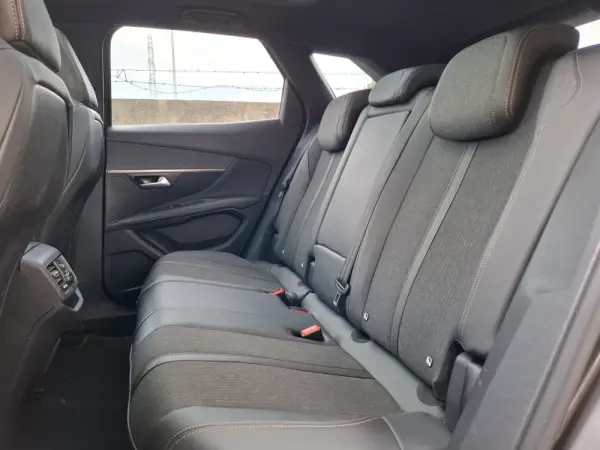 Peugeot 3008 1.5 BlueHDi GT Line EAT8 19