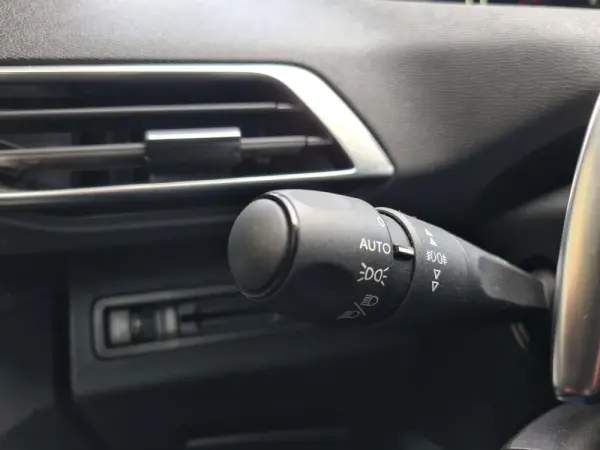 Peugeot 3008 1.6 BlueHDi Allure EAT6 20
