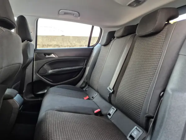Peugeot 308 1.6 BlueHDi Style 13