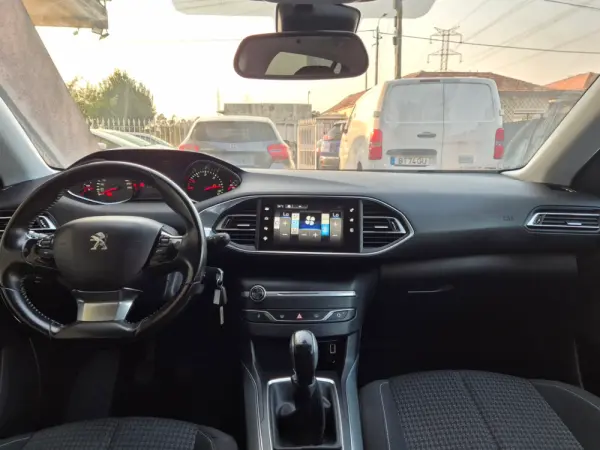 Peugeot 308 1.6 BlueHDi Style 17