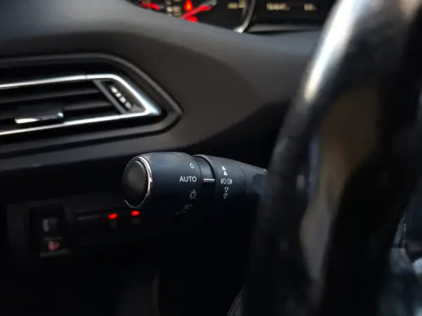 Peugeot 308 1.5 BlueHDi Active EAT8 23