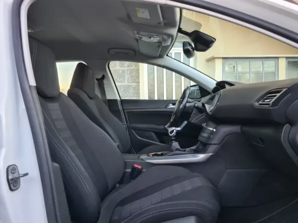 Peugeot 308 SW 1.6 BlueHDi Allure J17 11