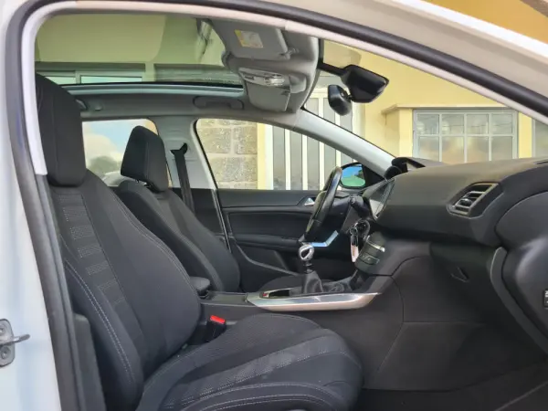 Peugeot 308 SW 1.6 BlueHDi Allure 12