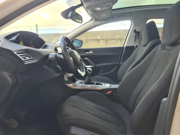 Peugeot 308 SW 1.6 BlueHDi Allure 16