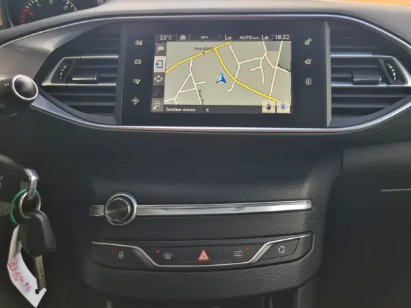 Peugeot 308 SW 1.6 BlueHDi Allure 26