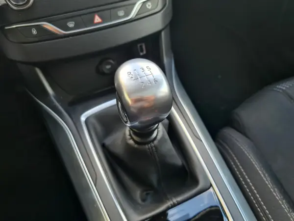 Peugeot 308 SW 1.6 BlueHDi Allure 29
