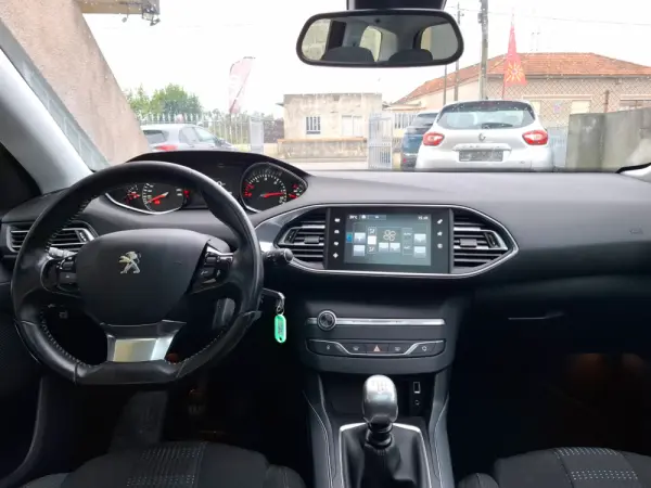 Peugeot 308 SW 1.6 BlueHDi Allure 17