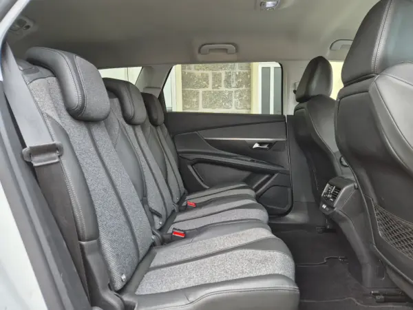 Peugeot 5008 1.5 BlueHDi Allure 9