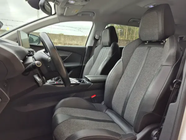 Peugeot 5008 1.5 BlueHDi Allure 17