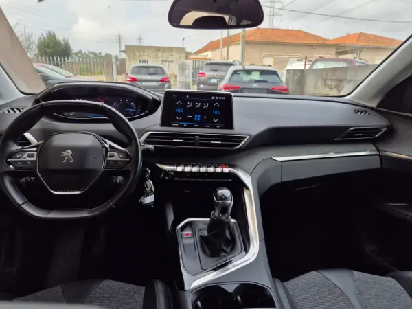 Peugeot 5008 1.5 BlueHDi Allure 19