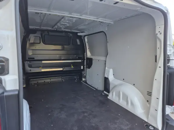 Peugeot Expert Outro 12