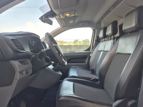 Peugeot Expert Outro 13
