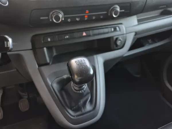 Peugeot Expert Outro 26