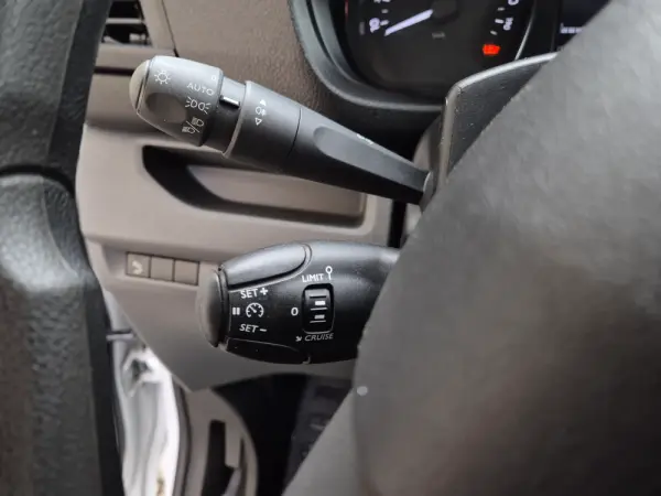 Peugeot Expert 1.5 BlueHDi Standard 19