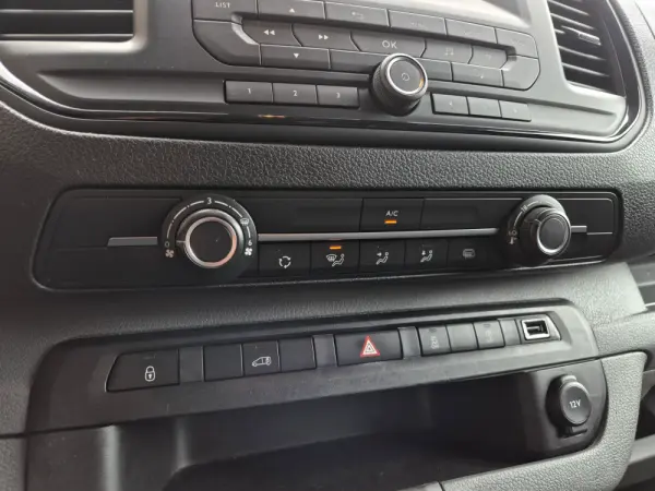 Peugeot Expert 1.5 BlueHDi Standard 23