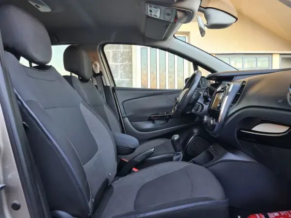 Renault Captur 1.5 dCi Exclusive 8