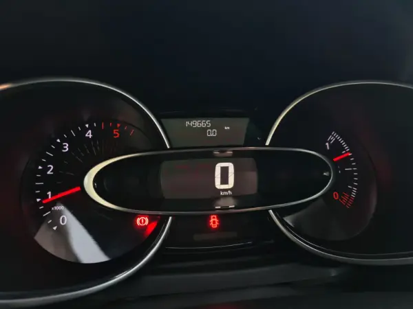 Renault Clio ENERGY dCi 110 Start & Stop INTENS 16