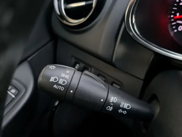 Renault Clio ENERGY dCi 110 Start & Stop INTENS 17