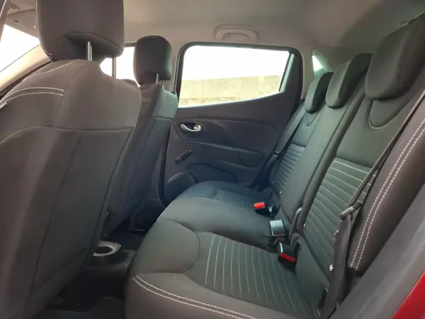 Renault Clio 1.5 dCi Dynamique S 11