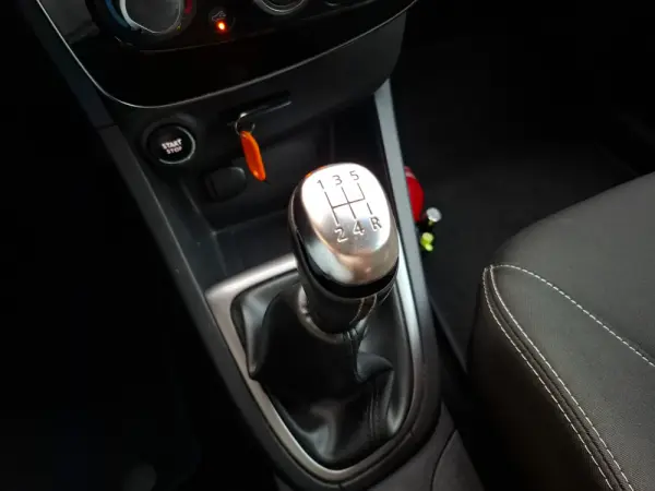 Renault Clio 1.5 dCi Dynamique S 25