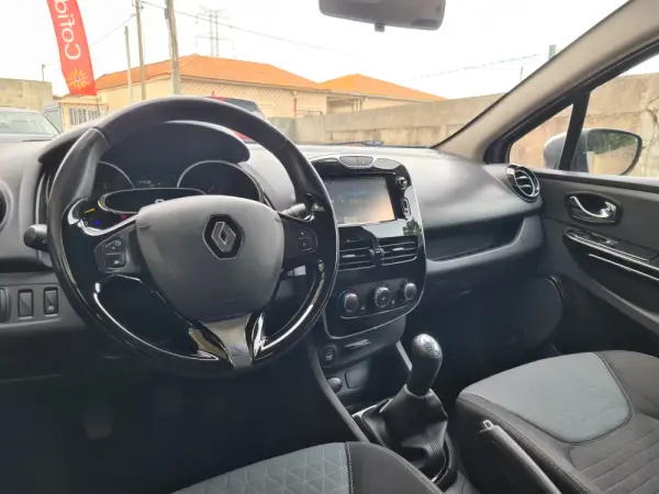 Renault Clio Sport Tourer dCi 90 Dynamique 14