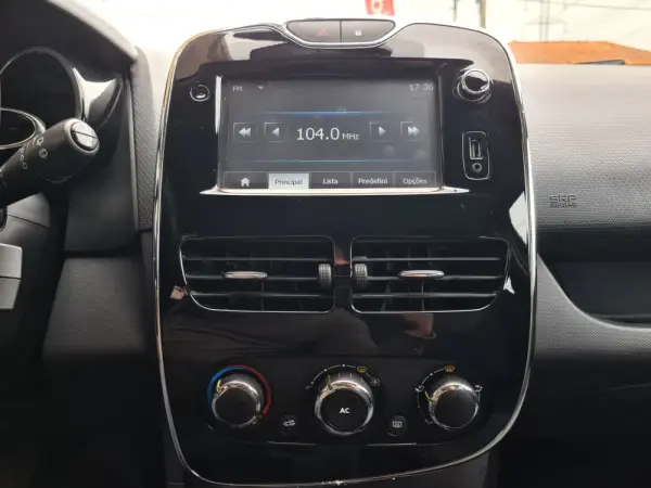 Renault Clio Sport Tourer dCi 90 Dynamique 19